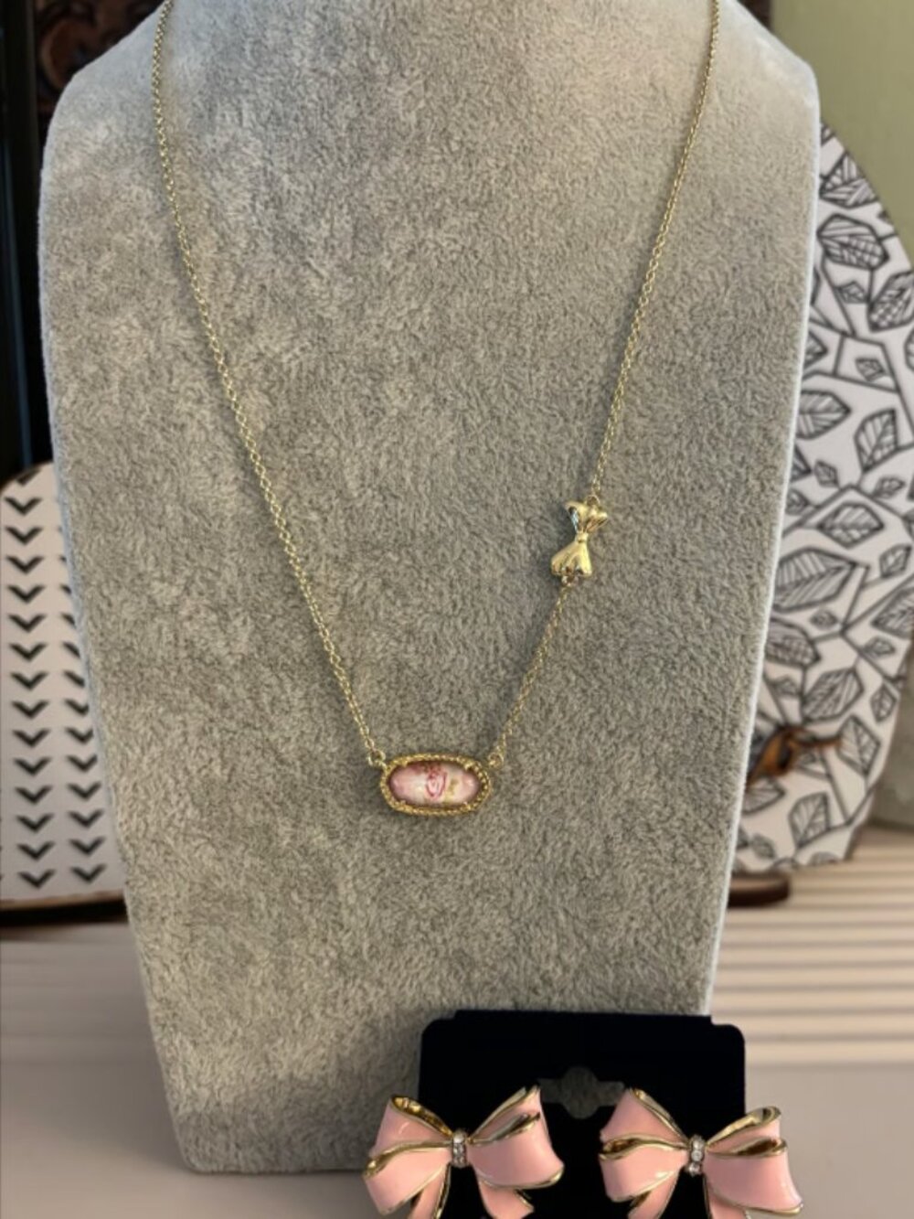 Kendra Scott Necklace and Pink Bow Earrings Set